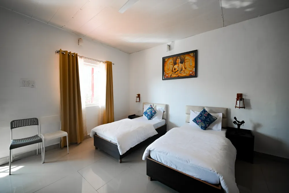 Clean student accommodation at the Adhiroha yoga ashram — photo 67