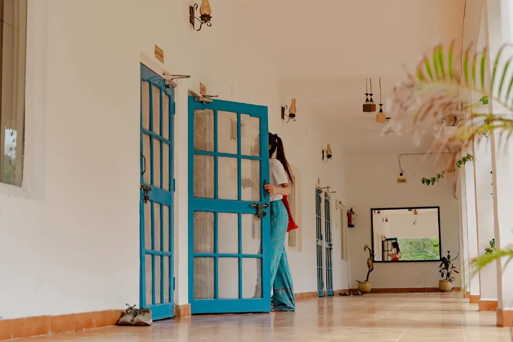 Clean student accommodation at the Adhiroha yoga ashram — photo 109