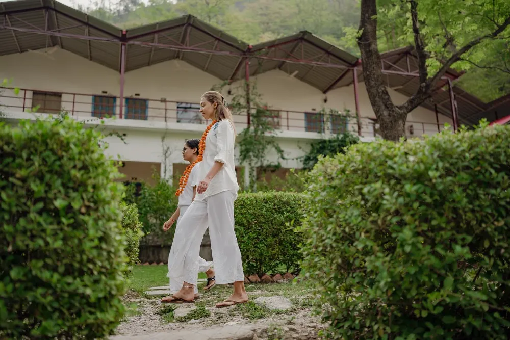 Traditional opening ceremony at Adhiroha yoga school, Rishikesh — photo 96
