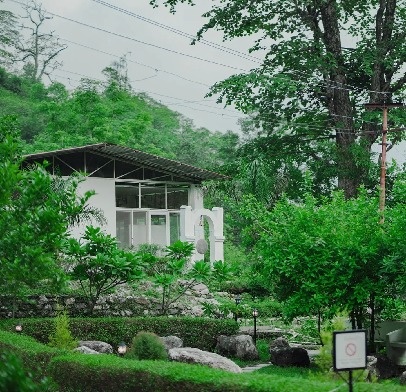 The clean, green and secure Adhiroha yoga ashram campus in Upper Tapovan, Rishikesh